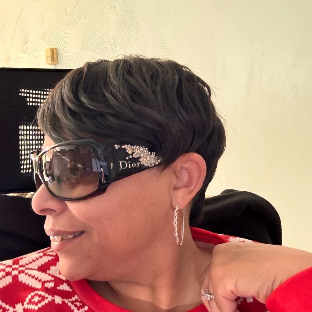 Dior Strassy Sunglasses 💎 Beautiful design with Crystals no stones missing.
